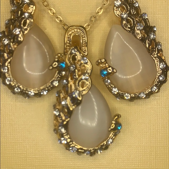 Peacock Earring + Necklace Set - Picture 2 of 4